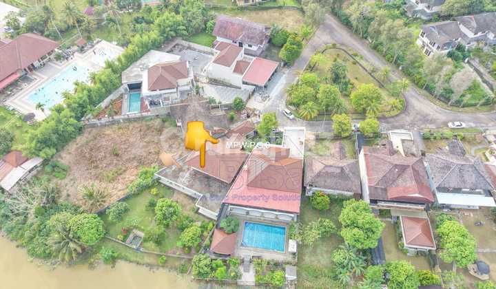 Selling Villa with Lake View House in Batam Sekupang at Shangri-La Selling Villa with Lake View House in Batam Sekupang at Shangri-La