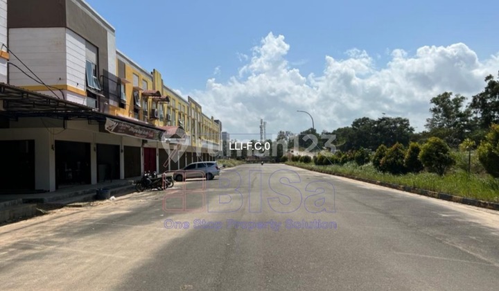 For Sale 2-Story Shop House Ready to Occupy Batam Nongsa in Kabil 2