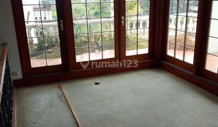 Rumah Cantik 3 Lantai Minimalis Modern Siap Huni di Setrasari Bandung 1