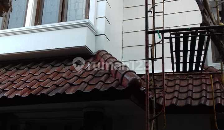 Dijual Cepat Rumah Tingkat Di Inhofftank 2