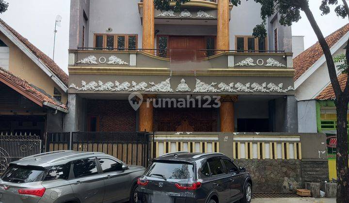 Murah Disewakan Gedung 3 Lt & RoofTop Boulevard Graha Raya 1