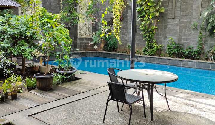 Dijual Cepat Murah Rumah Ada Kolam Renang di Tebet, Jakarta Selatan Dijual Cepat Murah Rumah Ada Kolam Renang di Tebet, Jakarta Selatan
