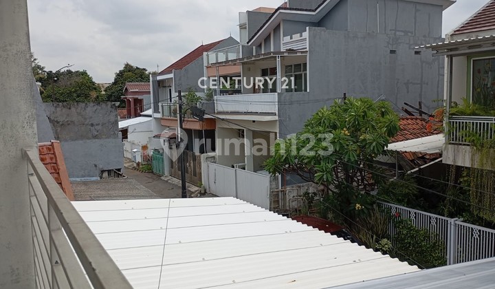 Dijual Rumah 2 Lantai Siap Huni di Taman Modern Cakung Jakarta 2