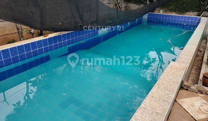 Dijual Cepat Rumah Tropis Bergaya Villa di Tangerang Selatan 2