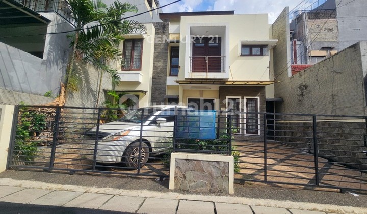Dijual Rumah 2 Lantai Lokasi Strategis Di Menteng Jakarta Pusat 1