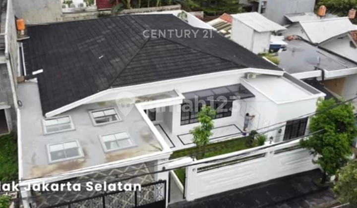 Dijual Rumah Baru American Clasic di Cilandak Jakarta Selatan