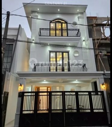 For Sale Brand New House Strategic Location in Cinere South Jakarta