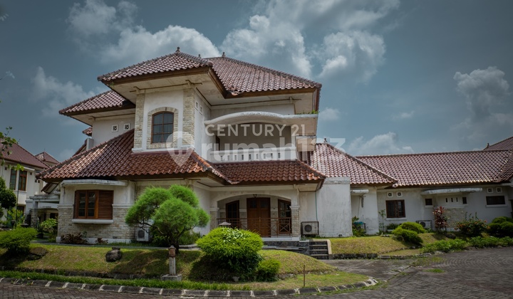 Dijual Rumah Dua Kavling Semi Furnish di Perumahan Yogyakarta Dijual Rumah Dua Kavling Semi Furnish di Perumahan Yogyakarta