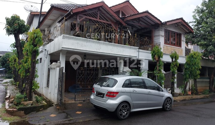 For Sale Comfortable Residence Strategic Location Lucky Position in Duren Sawit