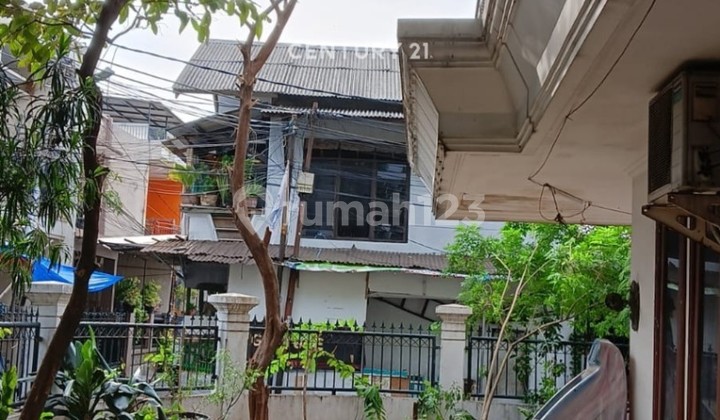 For Sale 2-Story House in Kebon Jeruk Area, West Jakarta 2