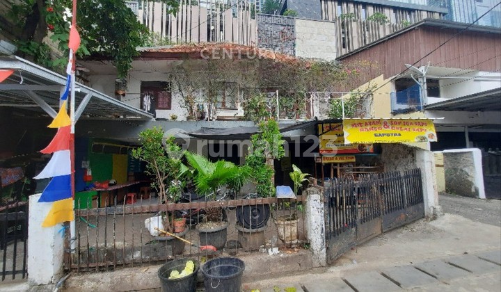 Dijual Cepat Rumah Tua di Lingkungan Komersial Jakarta Selatan 2