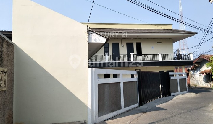 For Sale Newly Renovated Boarding House for Rent in Karang Tengah, Tangerang For Sale Newly Renovated Boarding House for Rent in Karang Tengah, Tangerang