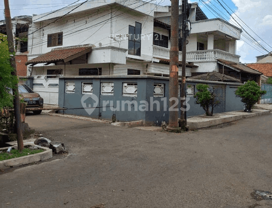 Dijual Rumah Dua Lantai Hook di Duren Sawit Jakarta Timur 1