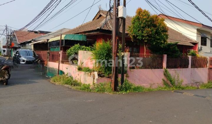 For Quick Sale BU Hook House 230 m2 in Duren Sawit, East Jakarta