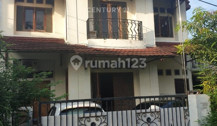 For Sale Ready-to-Live Hook House in Pasar Minggu, South Jakarta