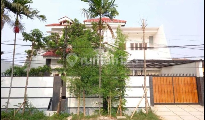Dijual Rmh Mewah Dengan Kolam Renang Pribadi Di Pulogebang Permai