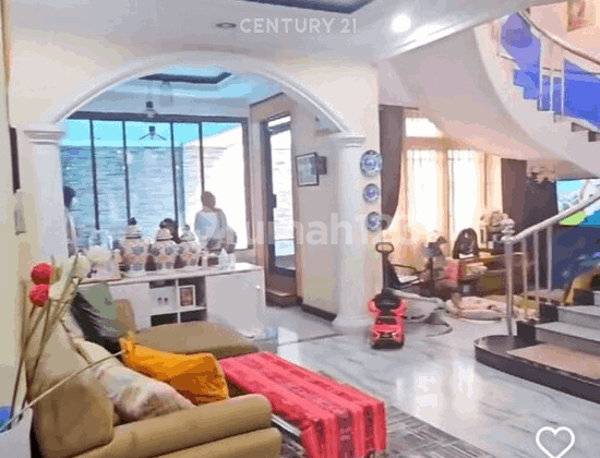 Dijual Rumah Mewah Dgn Kolam Renang Pribadi Di Perum Eramas 2000 2