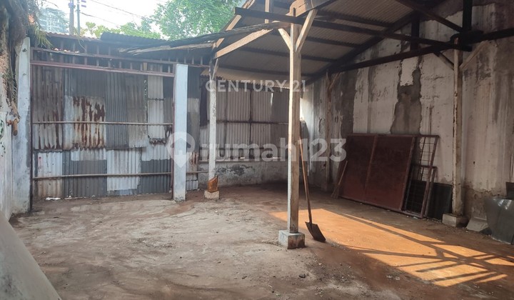 Quick Sale Land in Strategic Location in Kebon Jeruk, West Jakarta