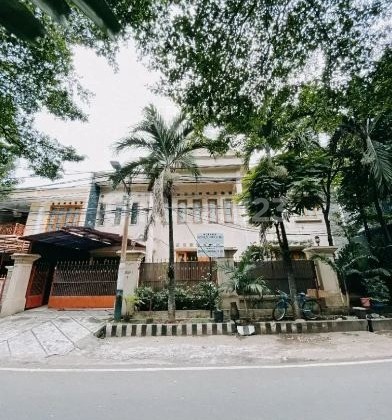 Rumah Dijual Kebayoran Baru Jakarta Selatan Lokasi Strategis  1