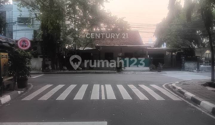 Dijual Rumah Lokasi Strategis di Pejompongan Jakarta Pusat