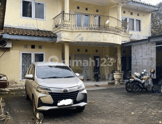 Dijual Rumah Hitung Tanah Luas 558m DiKemang Barat Jakrta Selatan