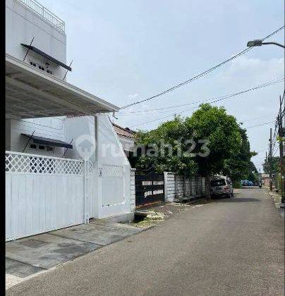 Dijual Rumah Cantik Ala Farmhouse, Strategis Dekat Dengan Pondok Indah Dan Mrt Lebak Bulus 1