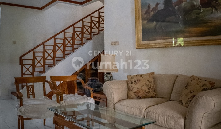 Dijual Rumah Dua Kavling Semi Furnish di Perumahan Yogyakarta 2