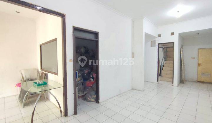 Rumah Cantik SHM Siap Huni di Taman Holis Indah 1 2