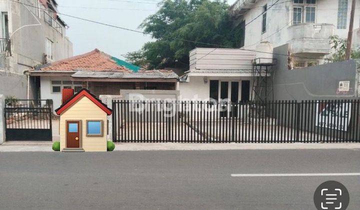 Rumah strategis cocok untuk usaha dan  investasi di jalan raya Lebak Bulus, Jakarta Selatan 1