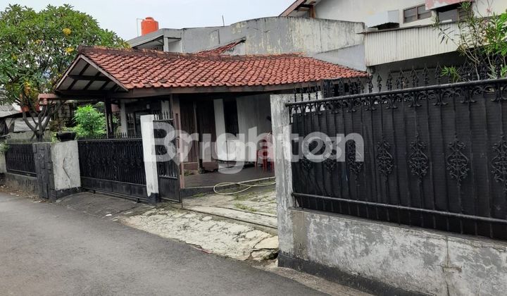Hitung Tanah Rumah Berikut Gudang di Daerah Strategis , bisa Utk Usaha Kos2an di Rc Veteran Bintaro, Jakarta Selatan