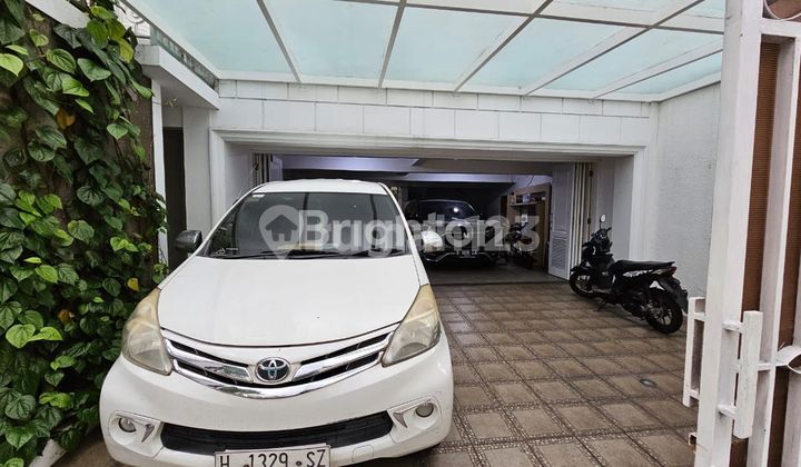 Rumah strategis 2 lantai, siap huni,dekat dengan Pondok Indah dan Blok M, Jakarta Selatan Rumah strategis 2 lantai, siap huni,dekat dengan Pondok Indah dan Blok M, Jakarta Selatan
