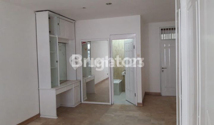 Rumah 2 lantai dengan lokasi yang strategis bisa untuk tempat tinggal dan usaha di Bintaro, Jakarta Selatan 2