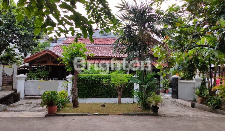 Rumah 2 Lantai, Hook, Sangat Strategis bisa Dijadikan Tempat Usaha Dalam Komplek Angkasa Pura Jakarta Pusat, yang Aman dan Nyaman Dekat dengan Pusat Bisnis, Sekolah, Olahraga,Dan Kesehatan dengan Akses Transportasi yang Terjangkau