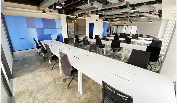 Building for rent, 4 floors available, still can be obtained. Building for rent, 4 floors available, still can be obtained.