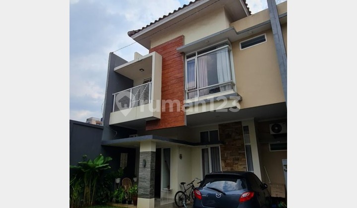 Rumah Dlm Cluster Jual Dibawah NJOP, Akses 2 Mobil, Jagakarsajaksel.