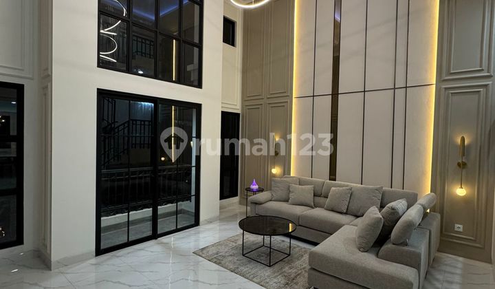 For Sale American Classic House in the city center near Gatot Subroto, South Jakarta For Sale American Classic House in the city center near Gatot Subroto, South Jakarta