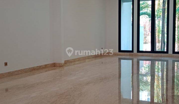 Jual Rumah Bagus, Baru Akses 2 Mobil Area Elit di Permata Hijau 2