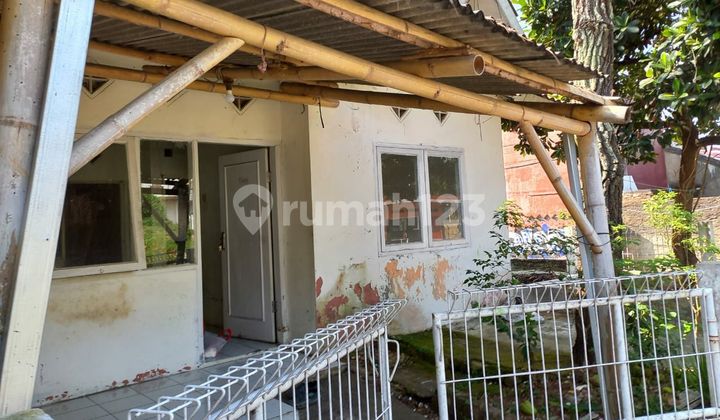 Rumah di hoek SHM ,manglayang regency