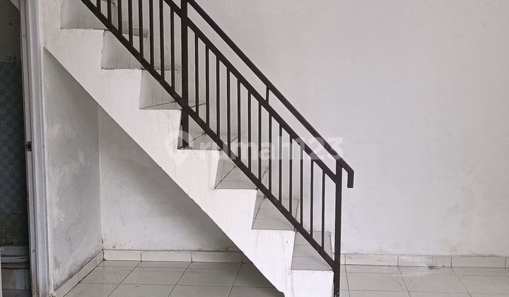 2-Story Shop House for Rent, Flood-Free, West Golf Street, Cisaranten, Arcamanik Subdistrict, Land Area 60 (2 Floors). Electricity Token 7,000 Watts. 2-Story Shop House for Rent, Flood-Free, West Golf Street, Cisaranten, Arcamanik Subdistrict, Land Area 60 (2 Floors). Electricity Token 7,000 Watts.