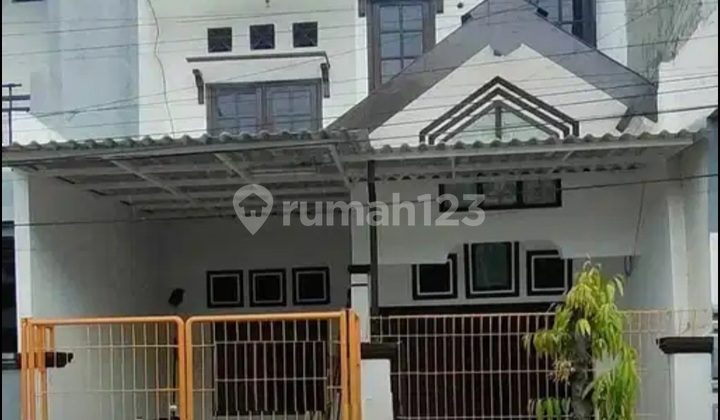 Dijual rumah di Babatan Pantai (2 lantai)
