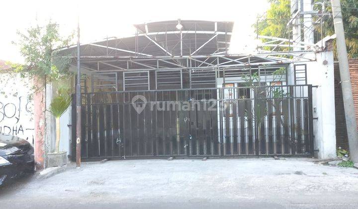 Disewakan rumah usaha di jalan Nias 1