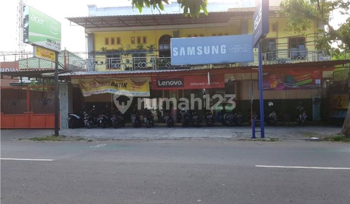 Dijual 3 Ruko (2 lantai) + bangunan rumah + tanah di jalan Penanggunan, Kediri
