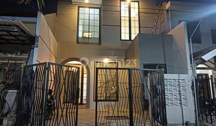 Dijual Rumah Baru Siap Huni Model American Style Di Mulyosari Tengah

 1