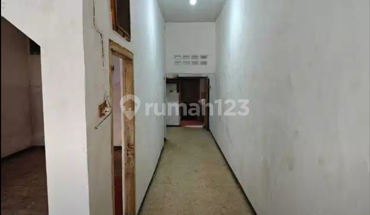 For Sale/For Rent Shop House in Tambakrejo 2
