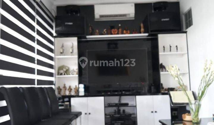 Dijual Rumah 3 Lt, Semi Furnish, Bagus, Bebas Banjir, Kelapa Gading 2