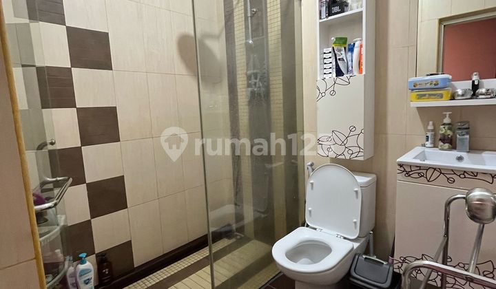 For Sale Immediately Semi-Furnished House, 1.5 Floors, 2 Car Row, Kelapa Gading For Sale Immediately Semi-Furnished House, 1.5 Floors, 2 Car Row, Kelapa Gading