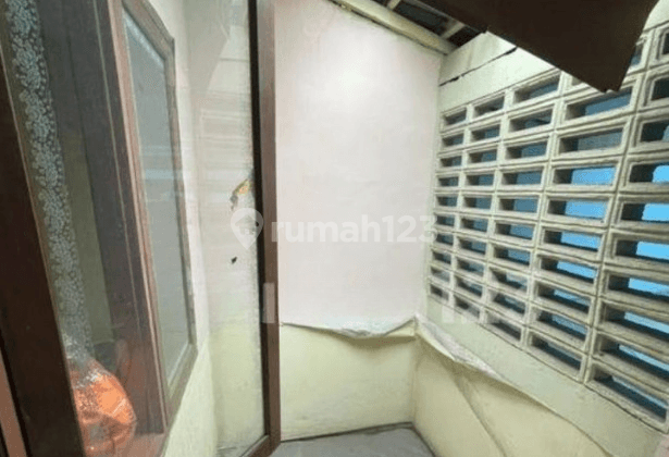 Rumah Standar Butuh Renovasi Unfurnished di Kelapa Gading, Jakarta Utara 2