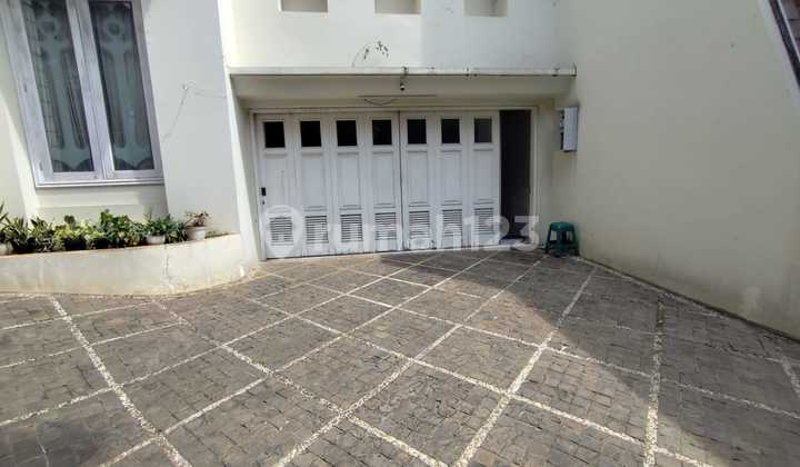 Rumah Dalam Kompek Mewah Di Jaksel