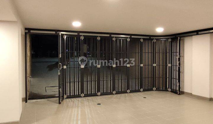 Dijual Rumah Sultan Dengan Private Lift 2