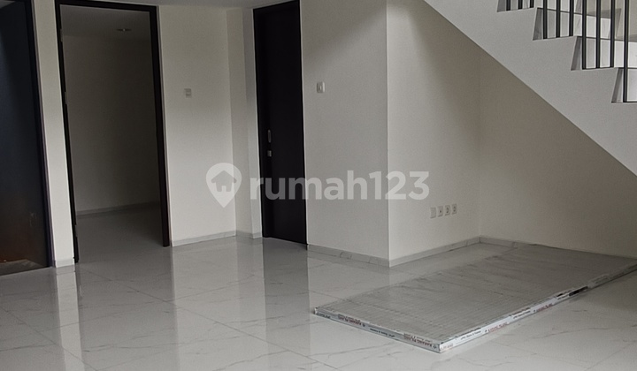 Rumah Modern Di Lokasi Premium Jakbar 1